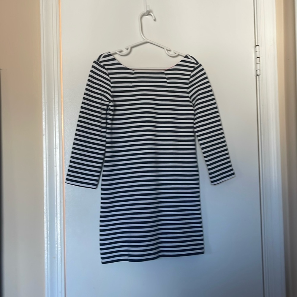 Girls Lilly Pulitzer, size M. Navy Blue and white